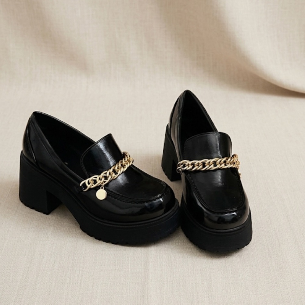 Soda Black Chunky Loafers Gold Chain Detail Platform Heels Size 8